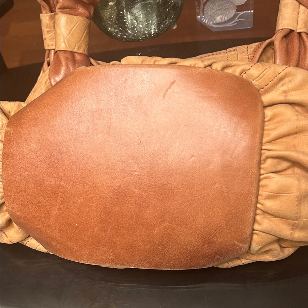 Elegant Tan Croc-Embossed leather Hobo Bag - Picture 10 of 13